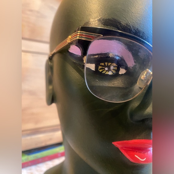 Glasses, Stylish Black and Gold Cat Eye Gucci - Picture 3 of 12